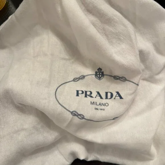 🤍 PRADA WOMEN’S WHITE LEATHER DRIVING LOAFERS — GOLD LOGO DETAIL - Picture 3 of 3